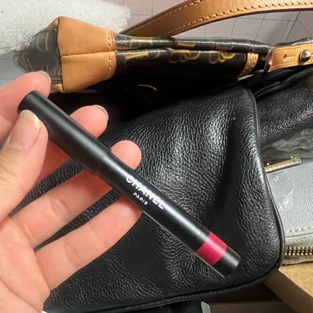 Le Rouge Crayon de Couleur Mat Chanel for Women